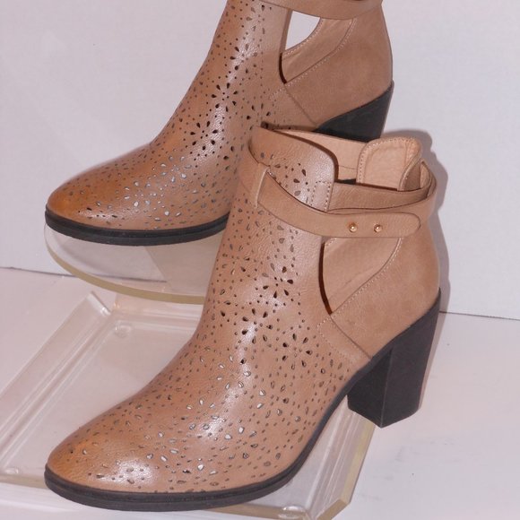 FOREVER 21 ANKLE BOOTS SIZE 10 MEDIUM - Picture 2 of 6
